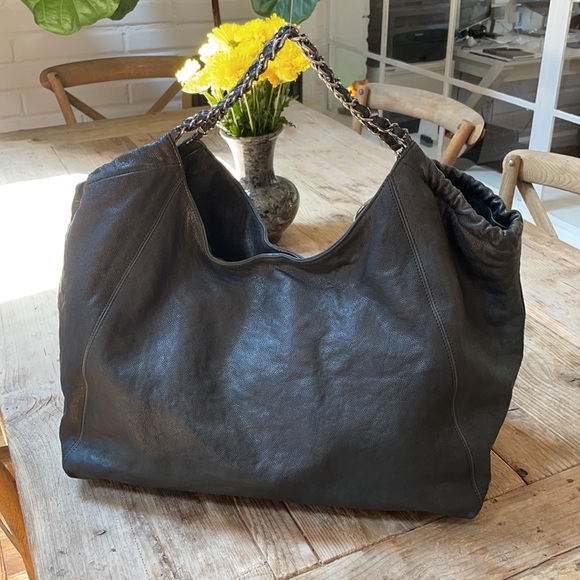 CHANEL COCO CABAS XL charcoal/black caviar leather tote with silver hardware. - Picture 6 of 17